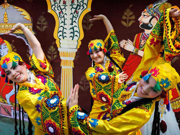 Фасоны таджикских платьев